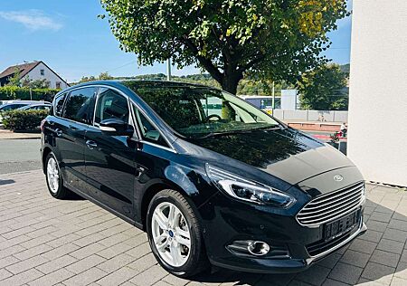 Ford S-Max Titanium 7-Sitzer