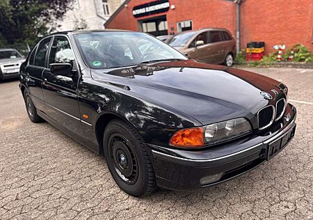BMW 523 iA Lim.E39*Erstlack*Youngtimer*Rostfrei*Histo