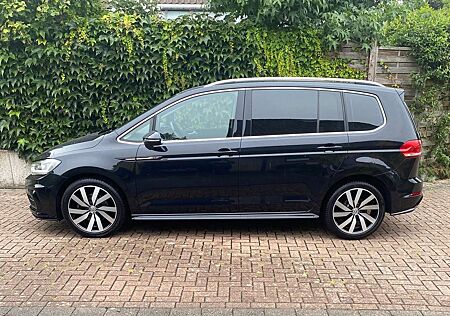 VW Touran Volkswagen R Line