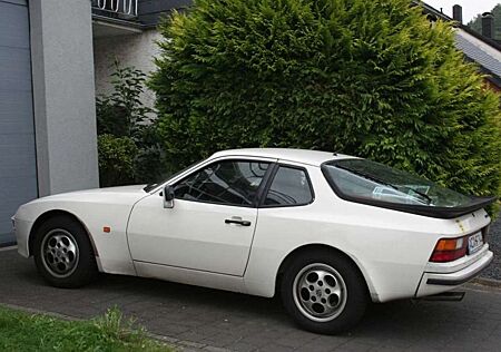 Porsche 944 II