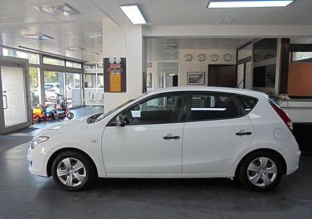 Hyundai i30 1.4 Comfort Klima TÜV 09/2026