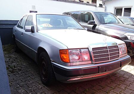 Mercedes-Benz E 250 D Aut. Lim.* Schiebedach