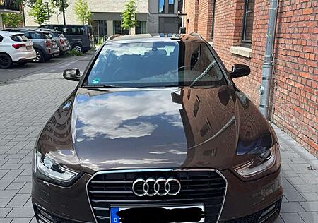 Audi A4 S line Sportpaket / plus