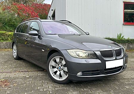 BMW 330d 330 Touring Aut. Navi Xenon AHK - wenig Km!