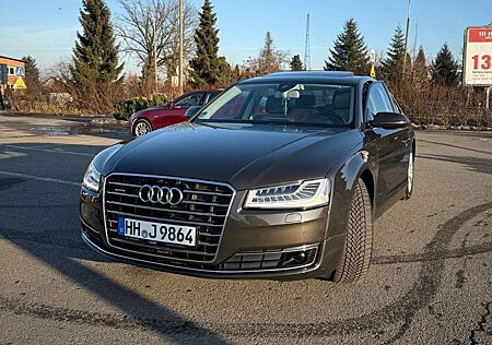 Audi A8 3.0 TDI DPF quattro tiptronic
