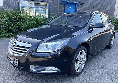 Opel Insignia 2.0 CDTI Navi Automatik Panorama Leder Sitzh Tempo