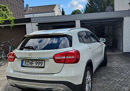 Mercedes-Benz GLA 200 7G-DCT
