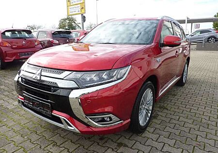 Mitsubishi Outlander PluginHybrid TOP 2.4 Leder, Pano, AHK