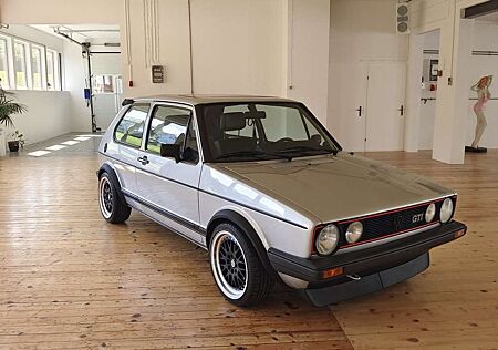 VW Golf Volkswagen 1 MK1 GTI 1.8 112 PS