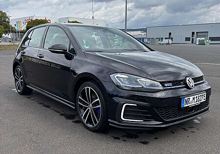 VW Golf GTE Volkswagen 1.4 GTE TSI DSG SHZ HYBRID