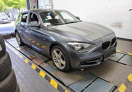 BMW 116 i AUT. SPORTLINE NAVI SITZHZG. H&K ALU TEMPO.