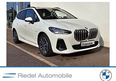 BMW 214 230e Active Tourer M Sportpaket*AHK*Head-Up*Pano