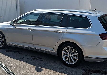 VW Passat Variant Volkswagen 2.0 TDI Elegance DSG AHK Standh. IQ Light