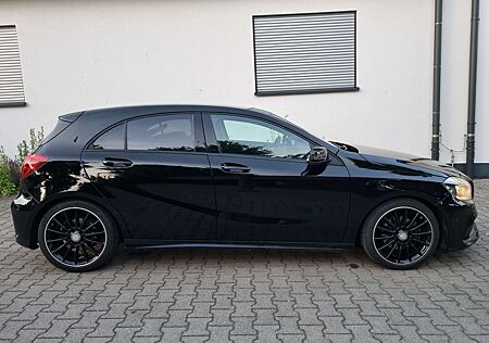 Mercedes-Benz A 180 AMG Line * Mit Garantie