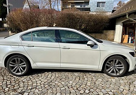 VW Passat Volkswagen 2.0 TDI SCR DSG 4Motion Business