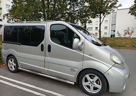 Opel Vivaro 2.5 CDTI L1H1