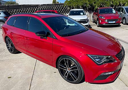 Seat Leon ST Cupra 300 4Drive DSG /Navi/Pano/Alcantar
