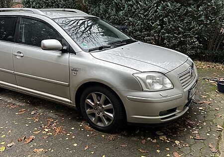 Toyota Avensis 2.2 D-4D Sol