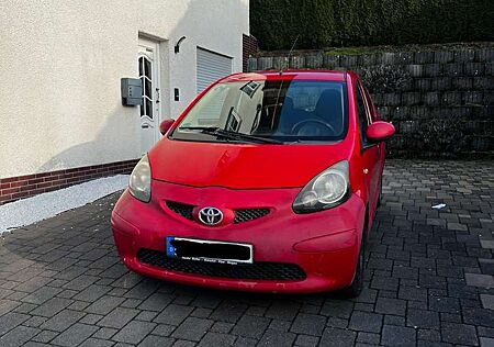 Toyota Aygo Rosso - 5-türig