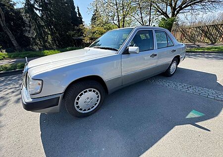 Mercedes-Benz E 260 E-Klasse