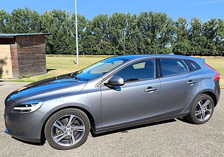 Volvo V40 Momentum