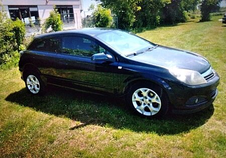Opel Astra 1.8 16V Coupe GTC