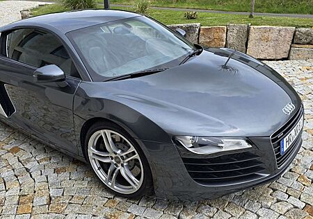 Audi R8 4.2 FSI quattro R tronic