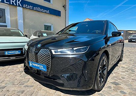 BMW iX Baureihe M60 (im Kundenauftrag)