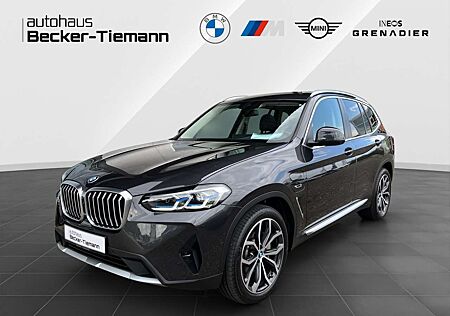 BMW X3 xDrive30e Leder schwarz/ Adaptives Fahrwerk/ Lenkr