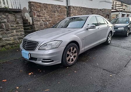Mercedes-Benz S 350 BlueTEC DPF 7G-TRONIC