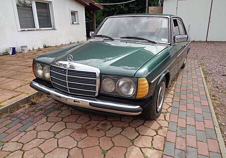 Mercedes-Benz 230 E H KENNZEIHNEN OLDTIMER