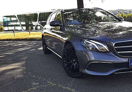 Mercedes-Benz E 220 d T 9G-TRONIC