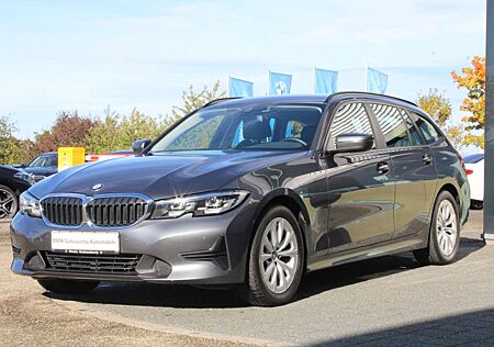 BMW 318 d Touring Advantage Navi LED AHK LiveCockpit