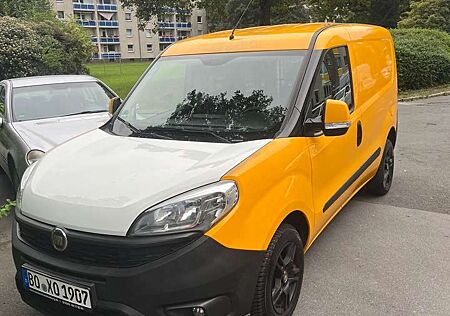 Fiat Doblo sehr gepflegt in gelber Folie