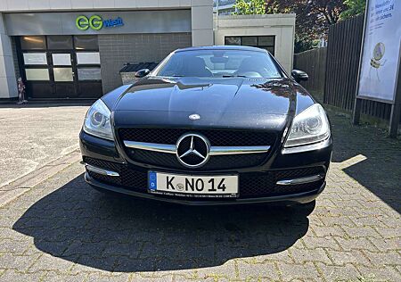 Mercedes-Benz SLK 200 (BlueEFFICIENCY) 7G-TRONIC
