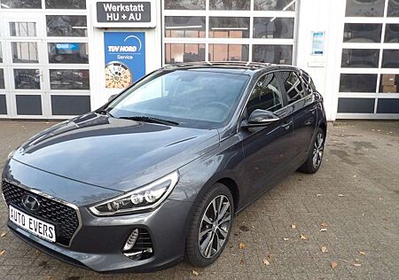 Hyundai i30 Intro*SHZ*LED*Panoramadach*