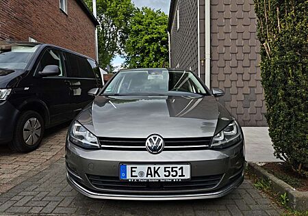 VW Golf Volkswagen 1.6 TDI BlueMotion Technology DSG Allstar-sehr gep