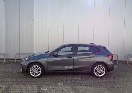 BMW 118 iA, Navi Cockpit Prof ,Kamera, LM17, SHZ,