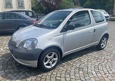 Toyota Yaris 1.3 linea luna* Klima