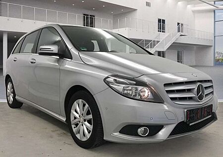 Mercedes-Benz B 180 BE NAVI SITZHZG PARK-ASSIST ALU PTS AHK