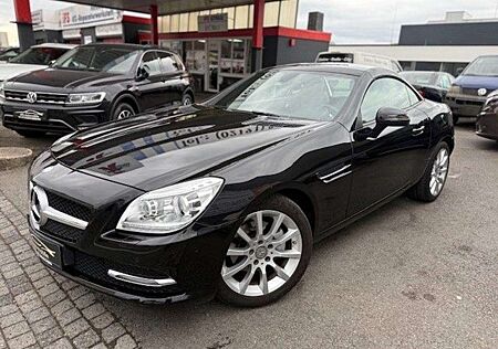 Mercedes-Benz SLK 200 *XENON*NAVI*PDC*TEMPOMAT*SHZ*PANO