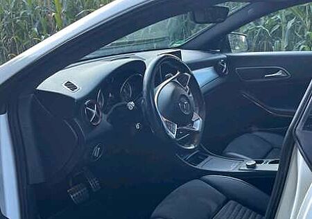 Mercedes-Benz CLA 250 4Matic 7G-DCT Sport