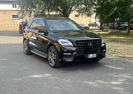 Mercedes-Benz ML 350 AMG Paket BlueTEC 4MATIC 7G-TRONIC