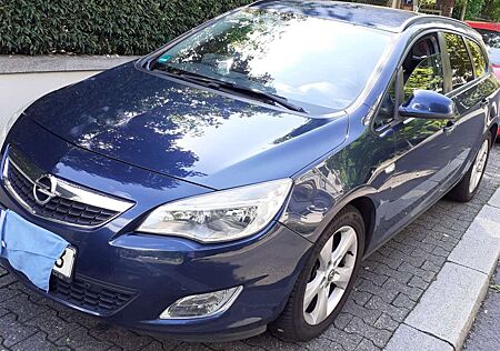 Opel Astra +1.7+CDTI+DPF+Sports+Tourer+Edition