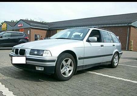 BMW 320i 320 touring
