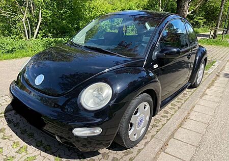 VW Beetle Volkswagen 1.6 Voll Ausstattung ( TÜV , Navi , Bluetooth,)