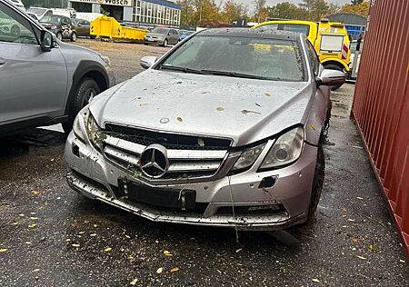 Mercedes-Benz E 350 gebraucht kaufen Mercedes-Benz E 350 CGI Coupe BlueEFFICIENCY 7G-TRONIC Avantgarde