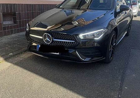 Mercedes-Benz CLA 250 AMG Line und Night Paket Pano