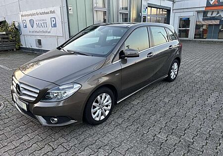 Mercedes-Benz B 200 (BlueEFFICIENCY) 7G-DCT