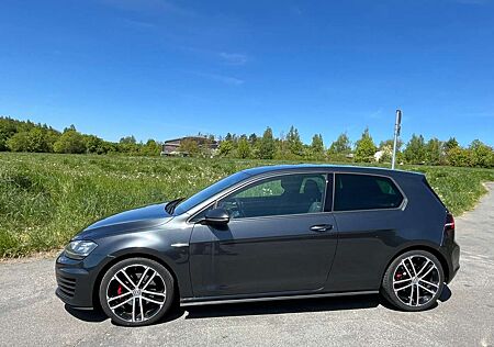 VW Golf Volkswagen GTD GTD BlueMotion Technology DSG